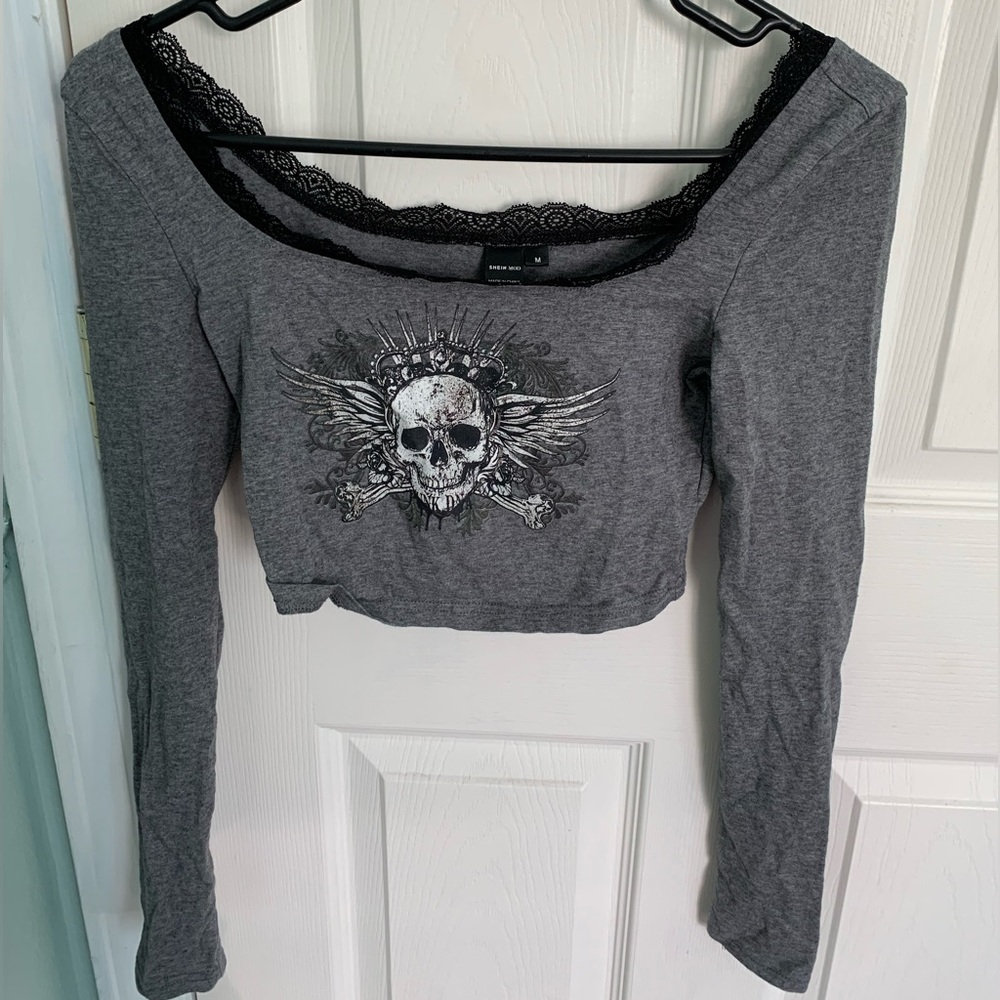 Shein Medium Skull Lace Long Sleeve Crop Top